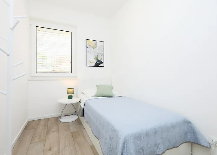 Hedera Estate Hedera A48 *